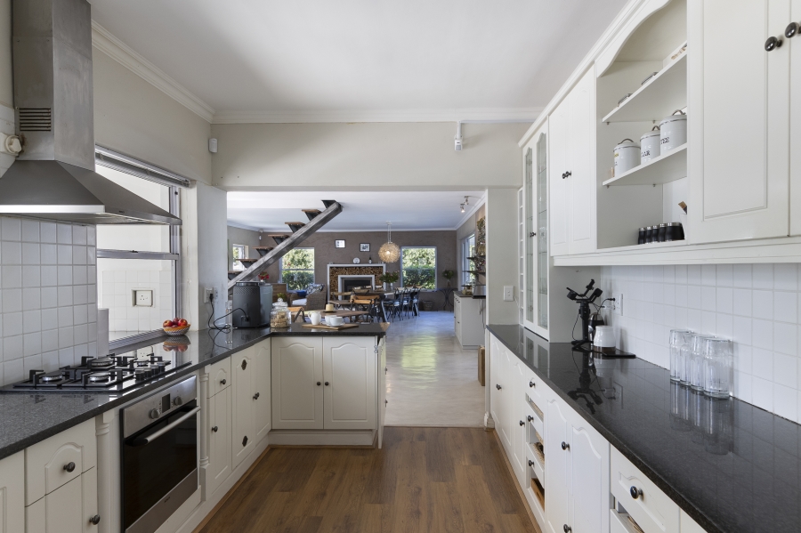6 Bedroom Property for Sale in La Concorde Western Cape